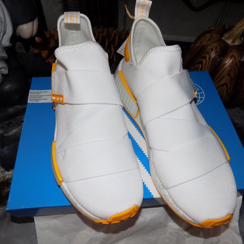Adidas Originals Nmd-R1 Strap White/Collegiate Gold Sneakers Size 10 Women's NEW